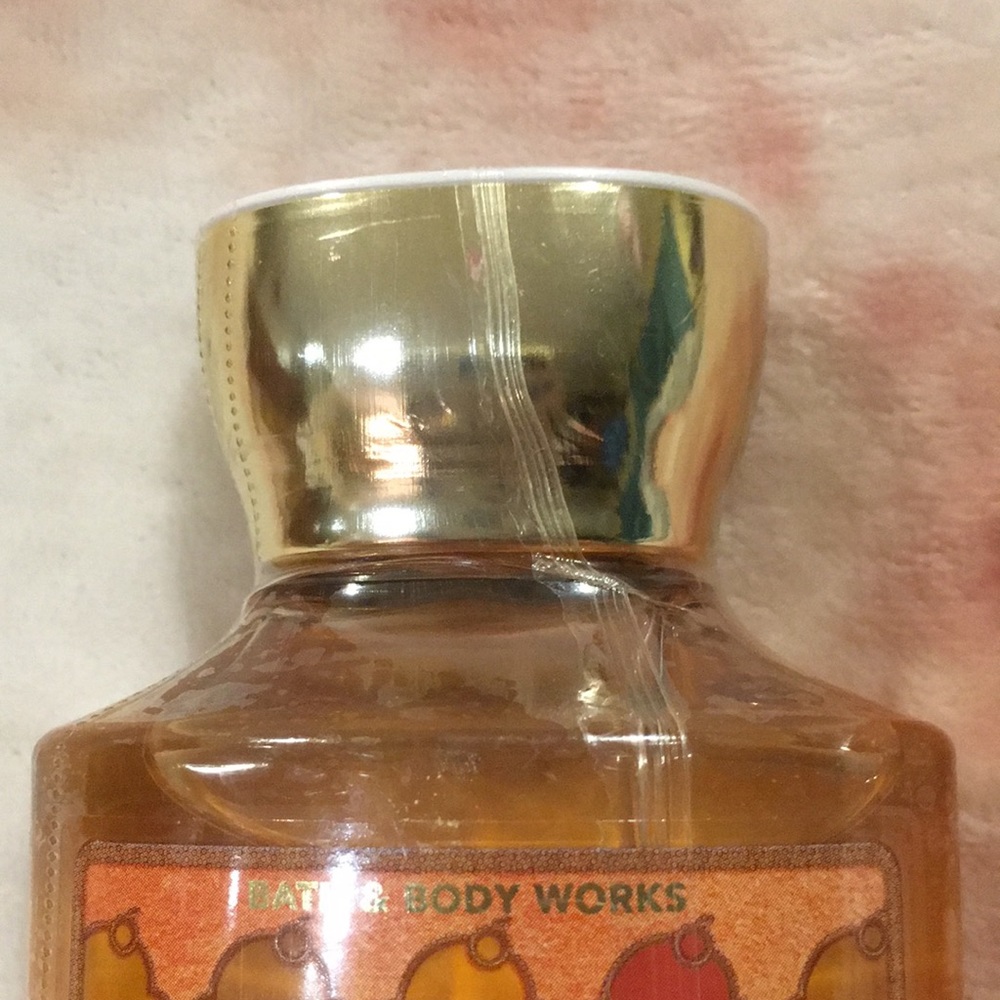 Bath & Body Works Scented Pumpkin Cupcake Shower gel 10oz NWT with Aloe & Vit E - Picture 4 of 15